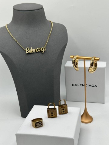 Balenciaga кулон #266496JE