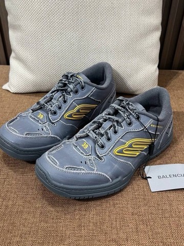 Balenciaga HAMPTONS WORN-OUT кроссовки #951637EN