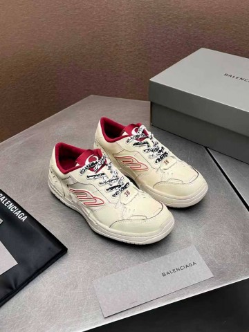 Balenciaga HAMPTONS WORN-OUT кроссовки #571651SO