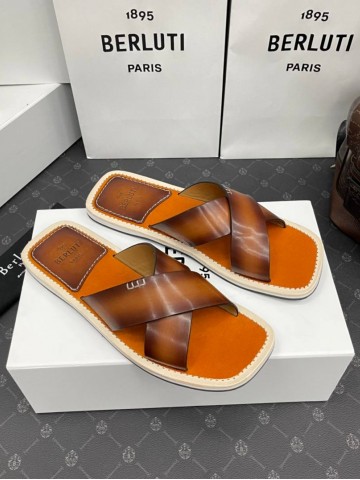 Berluti Sifnos Scritto шлепанцы #347796BO