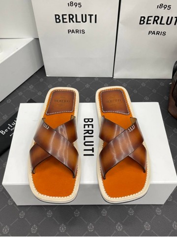 Berluti Sifnos Scritto шлепанцы #347796BO