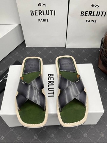 Berluti Sifnos Scritto шлепанцы #715991RL