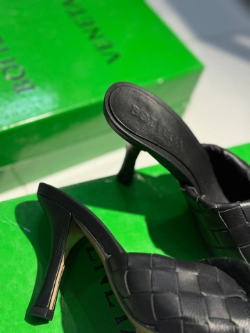 Bottega Veneta сабо #421068TT
