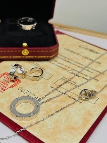 Cartier кулон с тремя камнями #988503LV