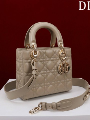 Dior Lady сумка