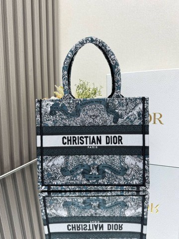 Dior Book Tote сумка
