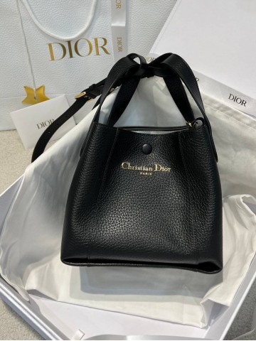 Dior Signature сумка