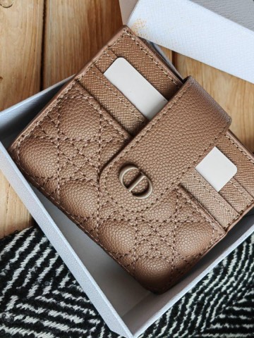 Dior картхолдер