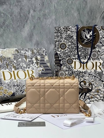 Dior MISS CARO сумка