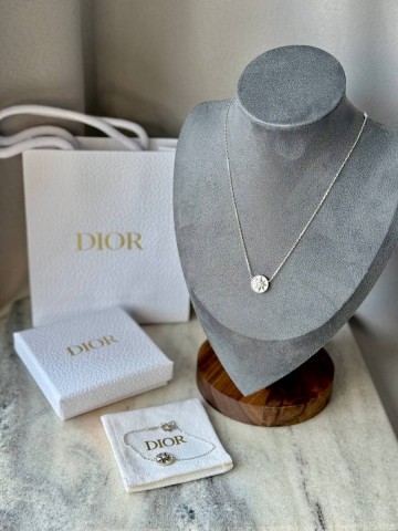 Dior Rose Des Vents кулон