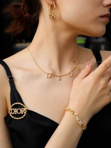 Dior колье