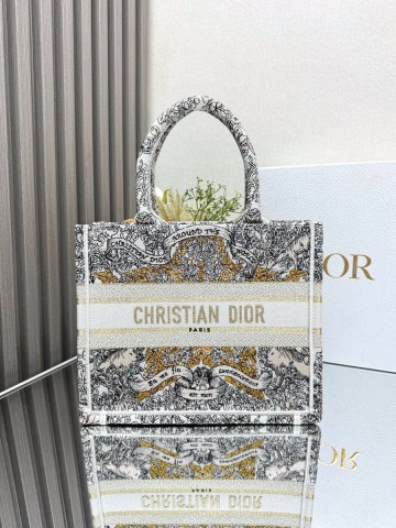 Dior Book Tote сумка