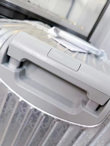 Dior х RIMOWA чемодан