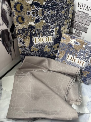 Dior палантин