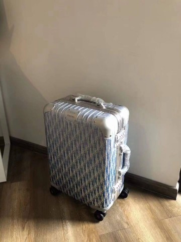 Dior х RIMOWA чемодан