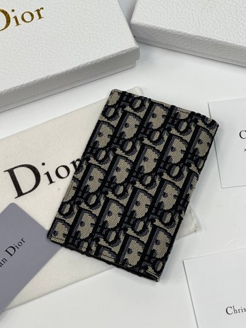 Dior обложка на паспорт