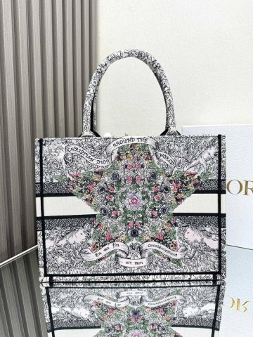 Dior Book Tote сумка