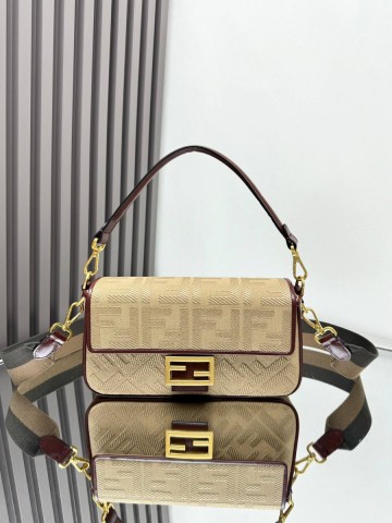 Fendi BAGUETTE сумка #129394CR