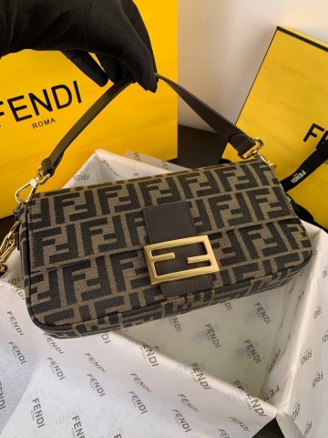 Fendi BAGUETTE сумка #404182JZ