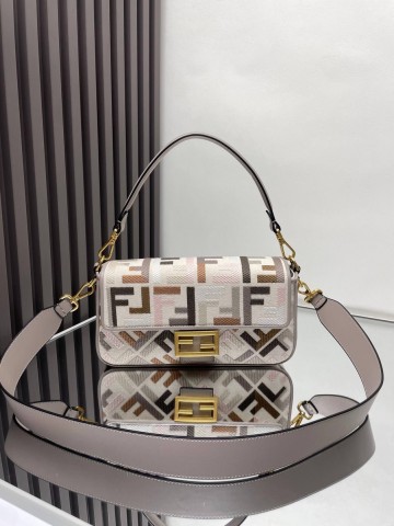 Fendi BAGUETTE сумка #452667OM