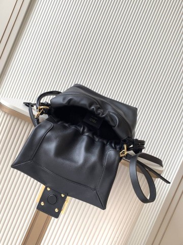 FENDI Mamma Baguette сумка #663026ZA