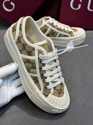 Gucci кроссовки #390095KC
