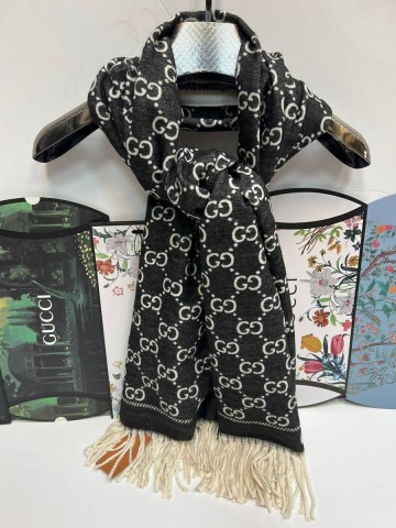 Gucci палантин #301312CP