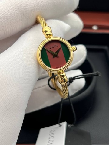 Gucci часы #589883JT