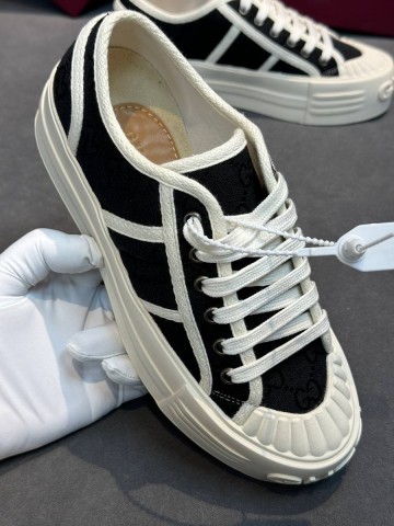 Gucci кроссовки #656138AU