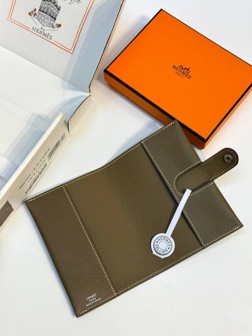 Hermes обложка на паспорт
