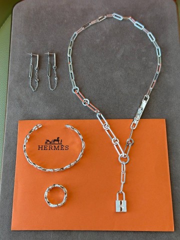 Hermes колье