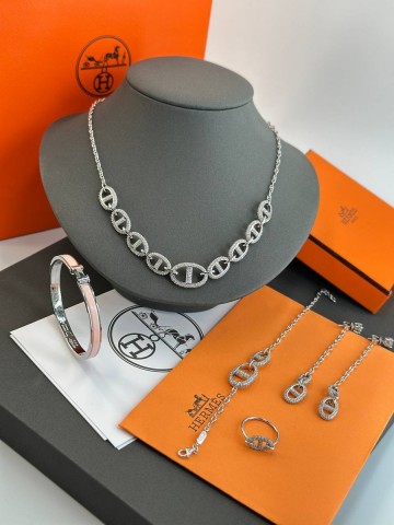 Hermes колье