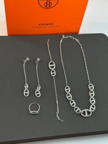 Hermes колье