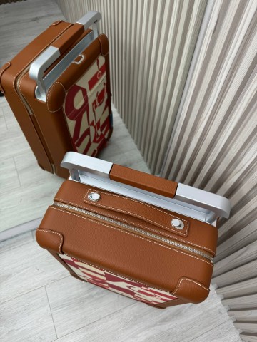 Hermes чемодан