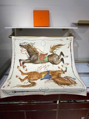 Hermes платок