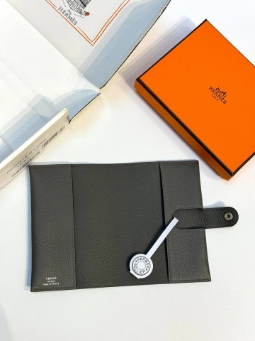 Hermes обложка на паспорт