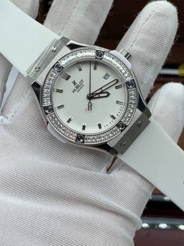 Hublot часы #424746GO