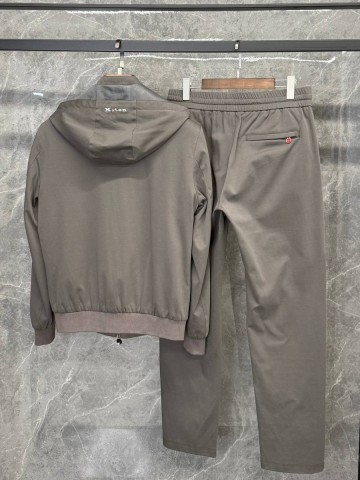 Kiton костюм #523745EB