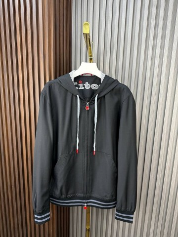 Kiton костюм #835442ED