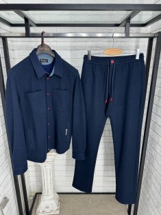 Kiton костюм