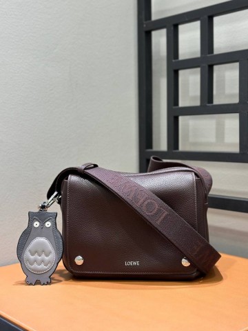 Loewe Anagram pebble сумка #169736HQ