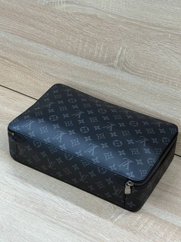 Louis Vuitton косметичка