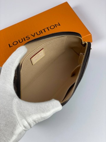 Louis Vuitton косметичка