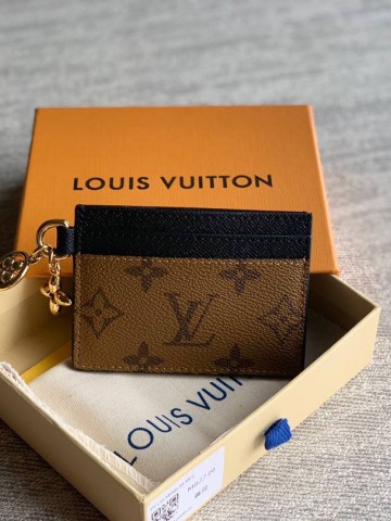 Louis Vuitton картхолдер