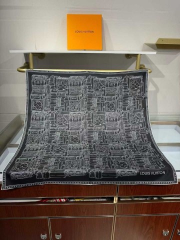 Louis Vuitton платок