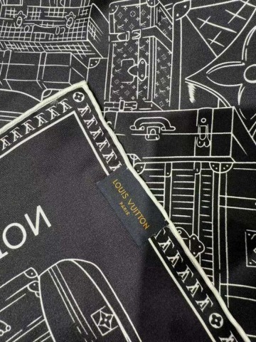 Louis Vuitton платок