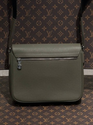 Louis Vuitton District PM сумка