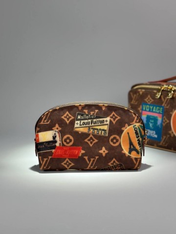 Louis Vuitton косметичка