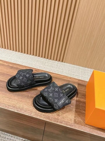 Louis Vuitton шлепанцы