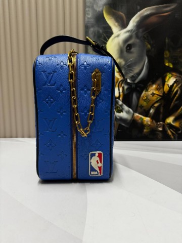 Louis Vuitton косметичка